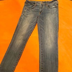 Like new size 6 American Eagle jeggings